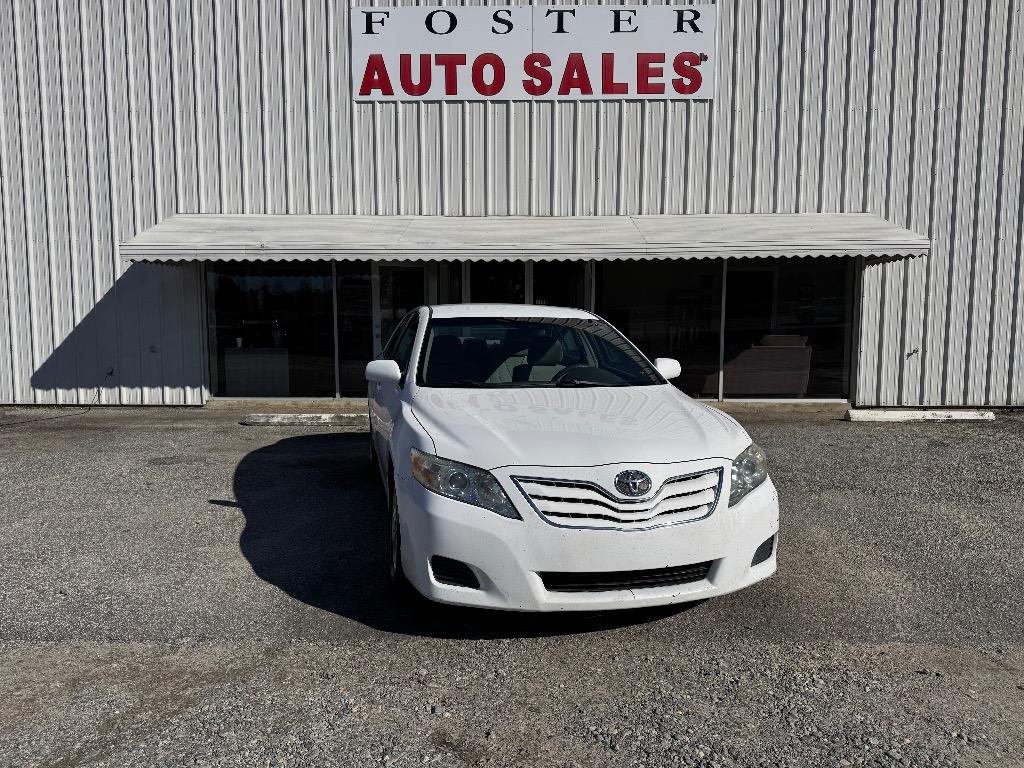 2011 Toyota Camry LE's photo